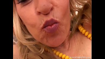 mature amater anal Webcam in family