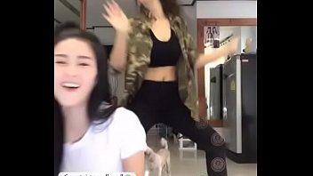 lili dance sexy Hablando por webcam