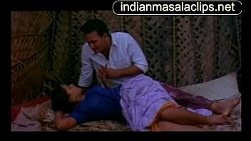 actress indian movies karena sex kapoor Indian nighty aunty sex with old man